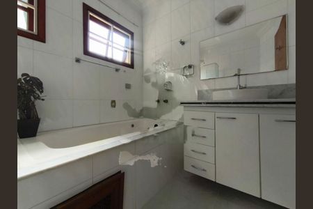 Casa à venda com 3 quartos, 132m² em Jardim Ernestina, São Paulo