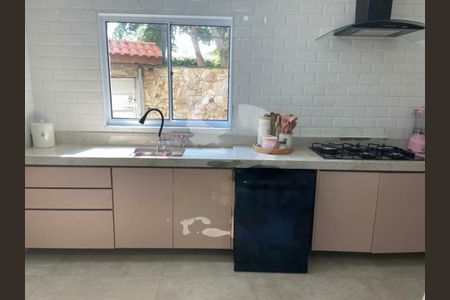 Casa à venda com 3 quartos, 170m² em Jardim Esmeralda (Zona Sul), São Paulo