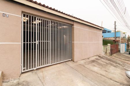 Casa à venda com 160m², 4 quartos e 1 vaga Casa à venda com 160m², 4 quartos e 1 vagaFachada