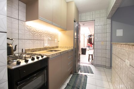 Casa à venda com 160m², 4 quartos e 1 vaga Casa à venda com 160m², 4 quartos e 1 vagaCozinha - Armários