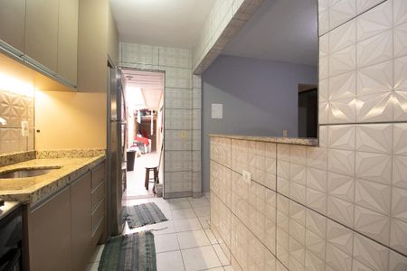 Casa à venda com 160m², 4 quartos e 1 vaga Casa à venda com 160m², 4 quartos e 1 vagaCozinha - Armários