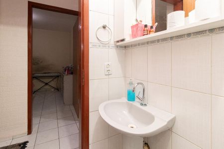Casa à venda com 160m², 4 quartos e 1 vaga Casa à venda com 160m², 4 quartos e 1 vagaBanheiro Social