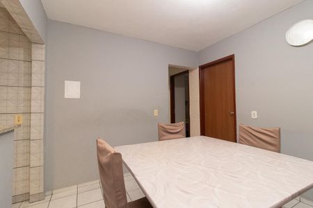 Casa à venda com 160m², 4 quartos e 1 vaga Casa à venda com 160m², 4 quartos e 1 vagaSala de Jantar
