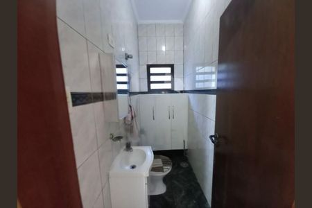 Casa à venda com 230m², 4 quartos e 6 vagas