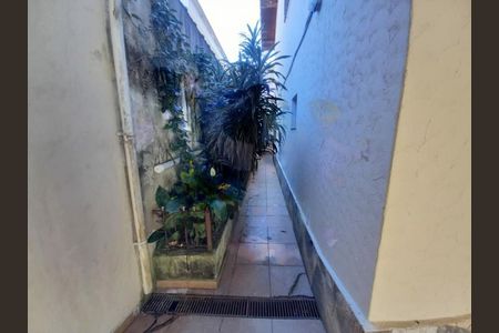 Casa à venda com 230m², 4 quartos e 6 vagas
