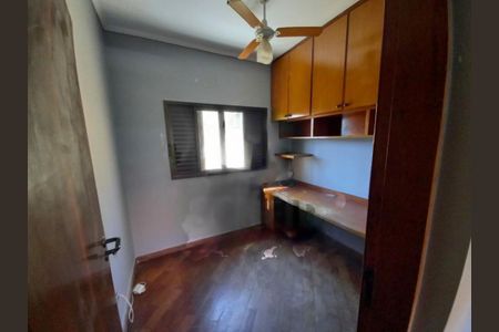 Casa à venda com 230m², 4 quartos e 6 vagas