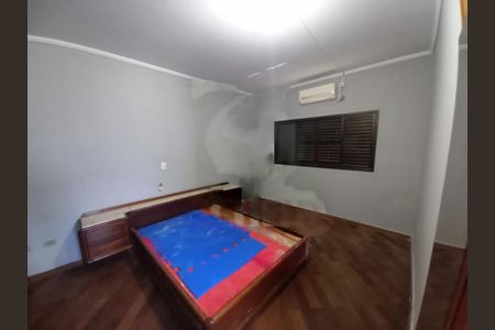 Casa à venda com 230m², 4 quartos e 6 vagas