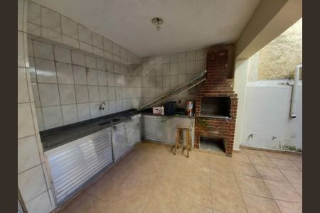 Casa à venda com 230m², 4 quartos e 6 vagas