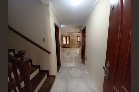 Casa à venda com 230m², 4 quartos e 6 vagas
