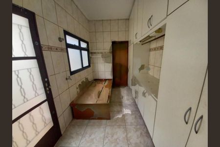 Casa à venda com 230m², 4 quartos e 6 vagas