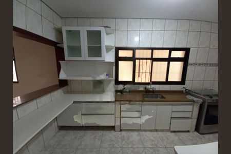 Casa à venda com 230m², 4 quartos e 6 vagas