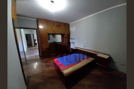 Casa à venda com 230m², 4 quartos e 6 vagas