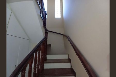 Casa à venda com 230m², 4 quartos e 6 vagas