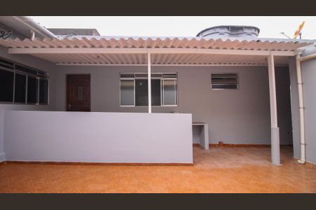 Casa para alugar com 105m², 2 quartos e 4 vagas Casa para alugar com 105m², 2 quartos e 4 vagasQuintal