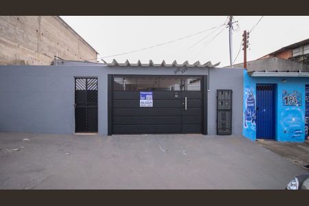Casa para alugar com 105m², 2 quartos e 4 vagas Casa para alugar com 105m², 2 quartos e 4 vagasFachada