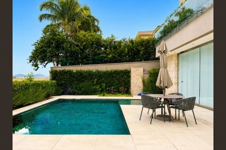 Casa à venda com 640m², 5 quartos e 6 vagas