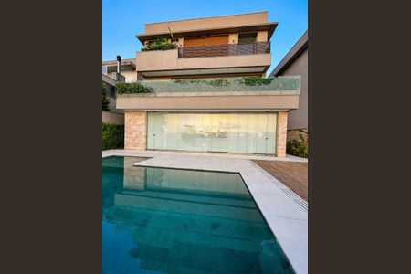 Casa à venda com 640m², 5 quartos e 6 vagas