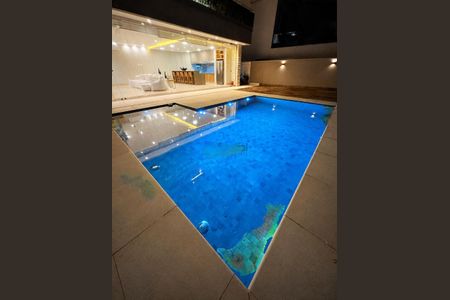 Casa à venda com 640m², 5 quartos e 6 vagas