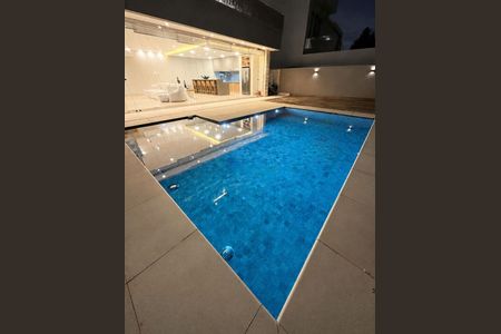 Casa à venda com 640m², 5 quartos e 6 vagas