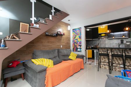 Casa de condomínio à venda com 72m², 2 quartos e 1 vaga Casa de condomínio à venda com 72m², 2 quartos e 1 vagaSala