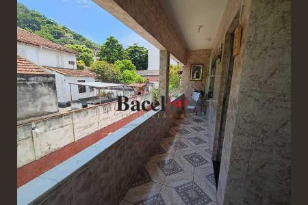 Casa à venda com 130m², 2 quartos e sem vaga