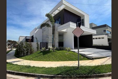 Casa à venda com 264m², 4 quartos e 4 vagas
