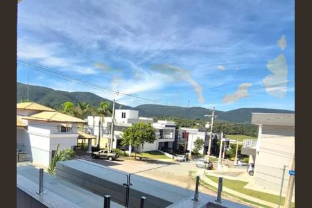 Casa à venda com 264m², 4 quartos e 4 vagas