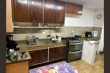 Apartamento à venda com 181m², 4 quartos e 2 vagas