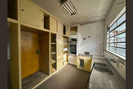 Casa à venda com 243m², 3 quartos e sem vaga
