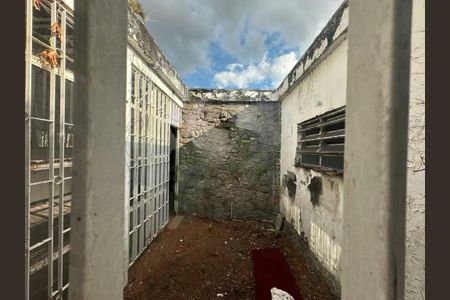 Casa à venda com 243m², 3 quartos e sem vaga