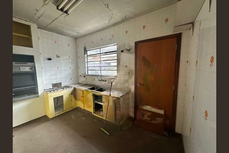 Casa à venda com 243m², 3 quartos e sem vaga