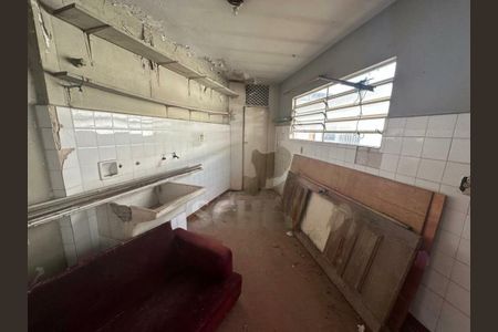 Casa à venda com 243m², 3 quartos e sem vaga