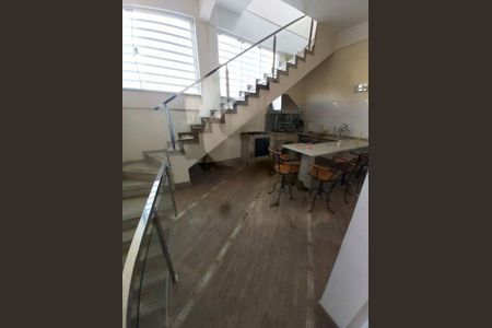 Casa à venda com 450m², 5 quartos e 2 vagas
