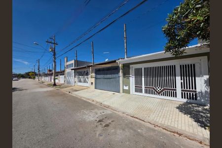 Casa à venda com 105m², 3 quartos e 2 vagas