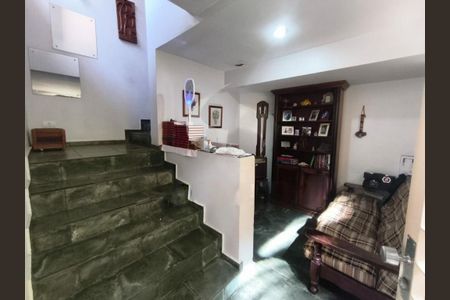 Casa à venda com 202m², 3 quartos e 6 vagas