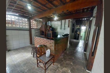 Casa à venda com 116m², 3 quartos e 2 vagas