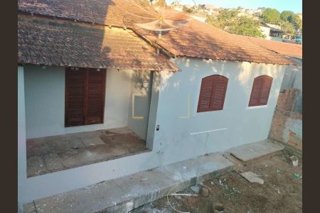 Casa à venda com 121m², 2 quartos e 4 vagas