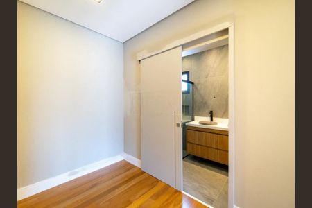 Casa à venda com 4 quartos, 325m² em Chácara Terra Nova, Jundiaí