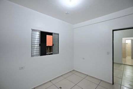 Quarto de casa para alugar com 1 quarto, 50m² em Parque das Cigarreiras, Taboão da Serra