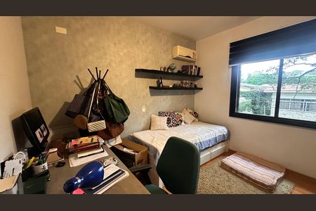 Casa de condomínio para alugar com 458m², 4 quartos e 5 vagas