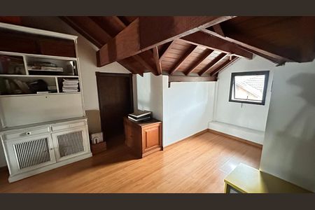 Casa de condomínio para alugar com 458m², 4 quartos e 5 vagas