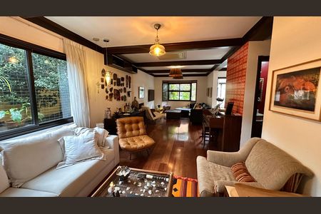Casa de condomínio para alugar com 458m², 4 quartos e 5 vagas