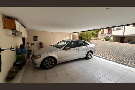 Casa de condomínio para alugar com 458m², 4 quartos e 5 vagas