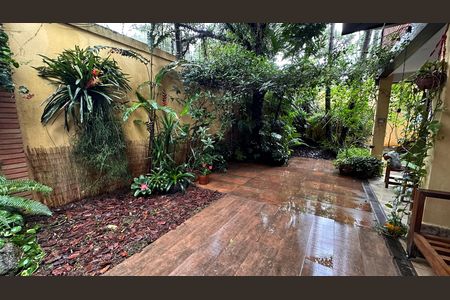 Casa de condomínio para alugar com 458m², 4 quartos e 5 vagas