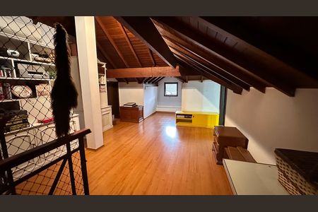 Casa de condomínio para alugar com 458m², 4 quartos e 5 vagas