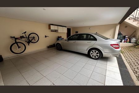 Casa de condomínio para alugar com 458m², 4 quartos e 5 vagas