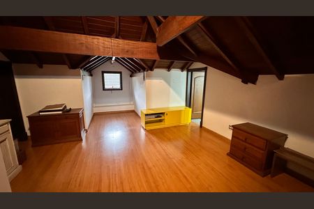 Casa de condomínio para alugar com 458m², 4 quartos e 5 vagas