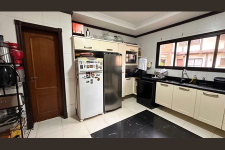 Casa de condomínio para alugar com 458m², 4 quartos e 5 vagas