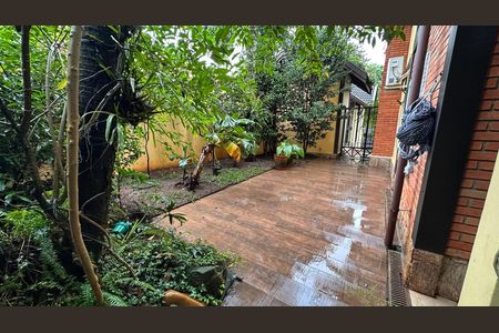 Casa de condomínio para alugar com 458m², 4 quartos e 5 vagas