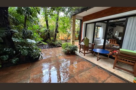 Casa de condomínio para alugar com 458m², 4 quartos e 5 vagas